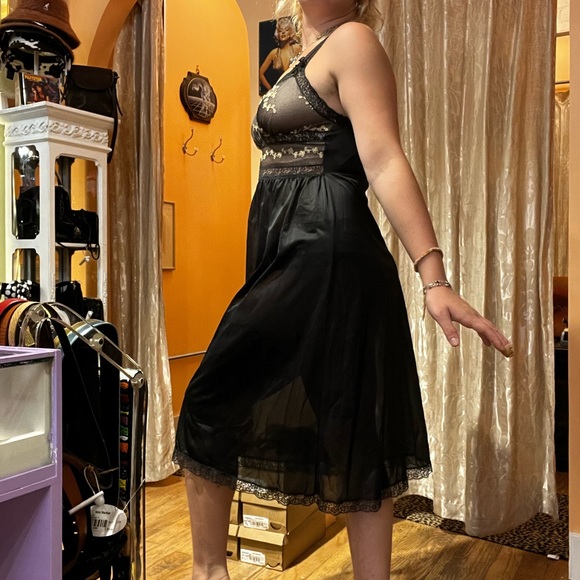 Vintage 60s nylon and lace embroidered slip dress - Picture 3 of 5